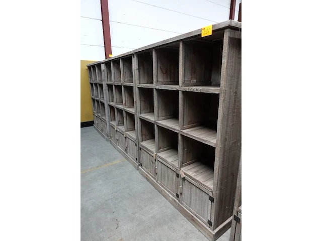 2x houten wandmeubel - afbeelding 1 van  3