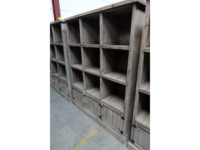 2x houten wandmeubel - afbeelding 2 van  3