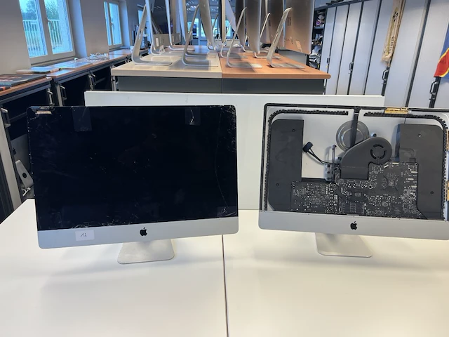 2x i-mac - afbeelding 1 van  3