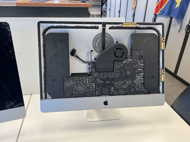 2x i-mac - afbeelding 3 van  3