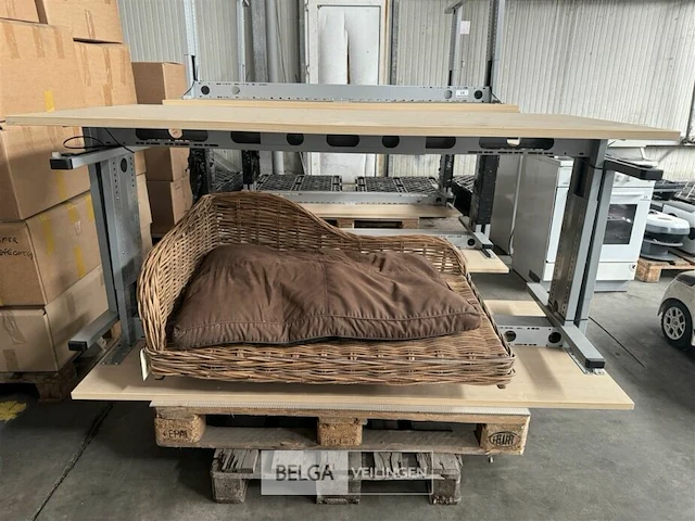2x ijzeren burelen met houten blad - afbeelding 1 van  2