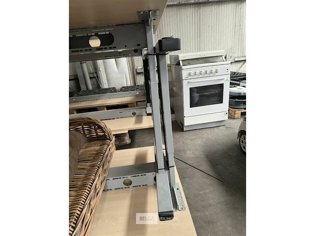 2x ijzeren burelen met houten blad - afbeelding 2 van  2