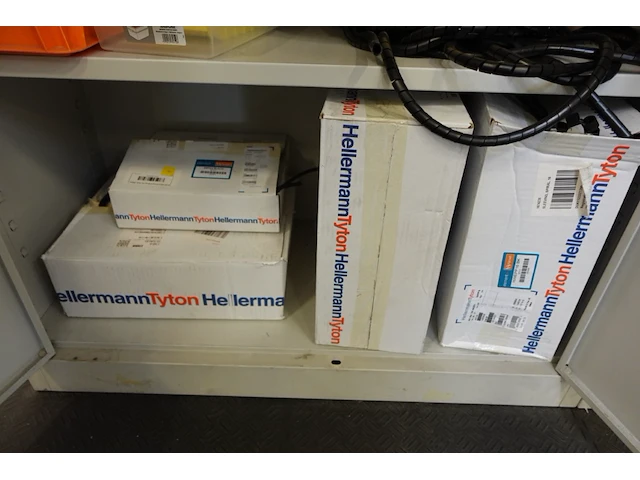 2x inhoud kast - afbeelding 6 van  15