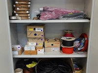 2x inhoud kast - afbeelding 1 van  15