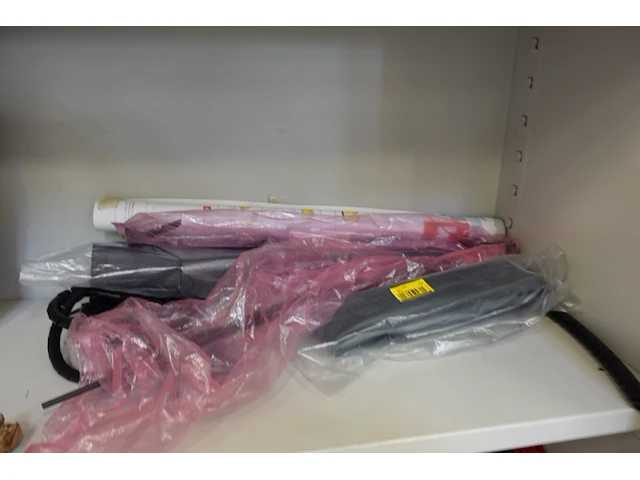 2x inhoud kast - afbeelding 13 van  15