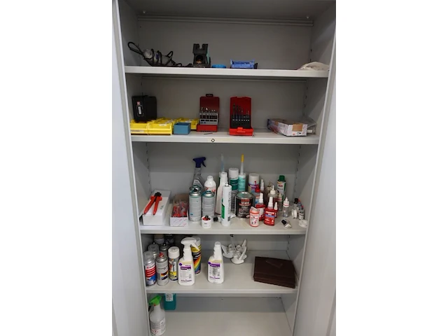 2x inhoud kast - afbeelding 1 van  13