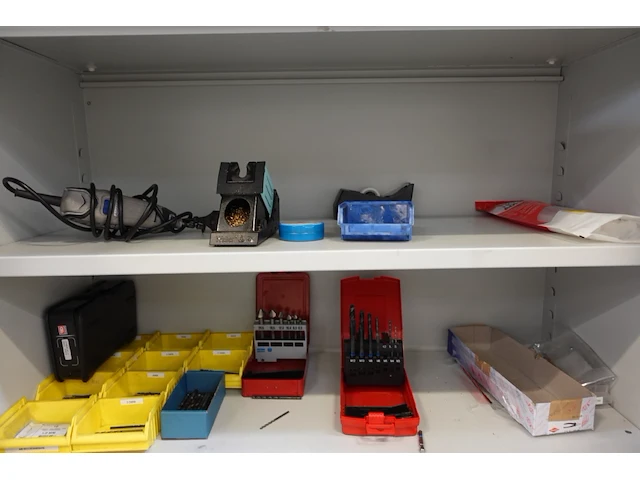 2x inhoud kast - afbeelding 6 van  13