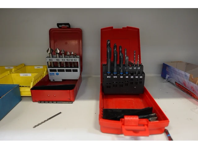 2x inhoud kast - afbeelding 7 van  13