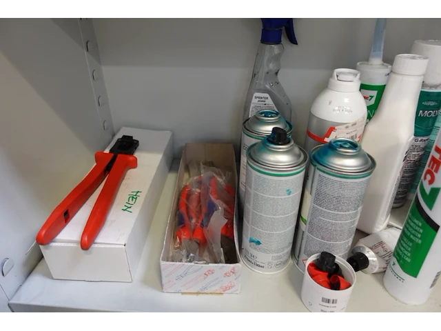 2x inhoud kast - afbeelding 9 van  13