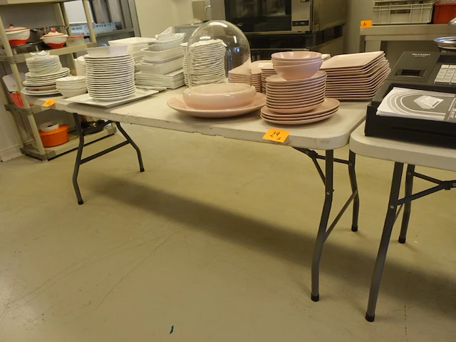 2x inklapbare kunstoffen tafels - afbeelding 2 van  2