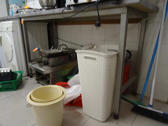 2x inox onderstel met houten blad - afbeelding 2 van  3