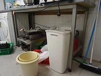 2x inox onderstel met houten blad - afbeelding 2 van  3