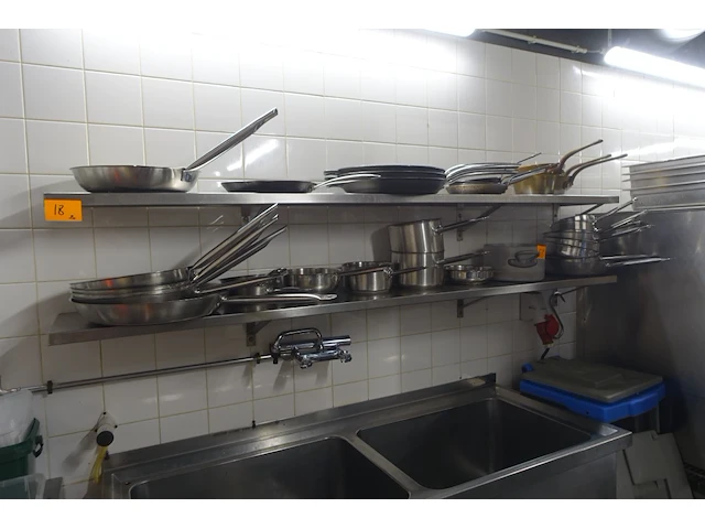 2x inox schap - afbeelding 1 van  3