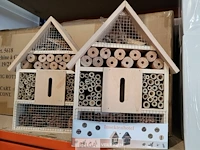 2x insectenhotel 22x9x30 cm.