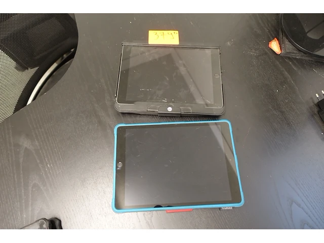 2x ipad - afbeelding 1 van  3