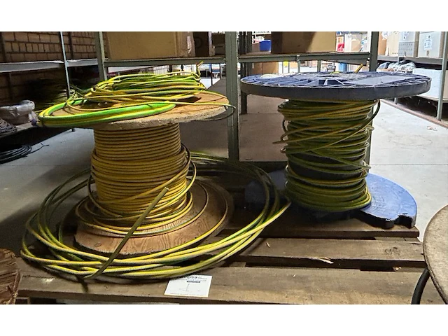 2x kabel op rol - afbeelding 1 van  8