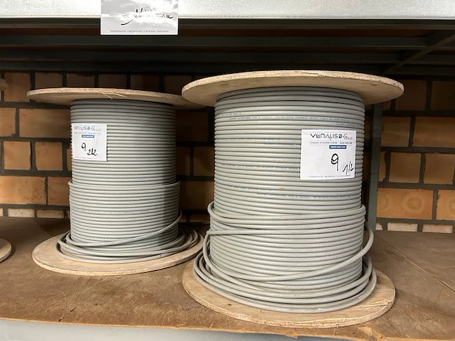 2x kabel op rol - afbeelding 1 van  3