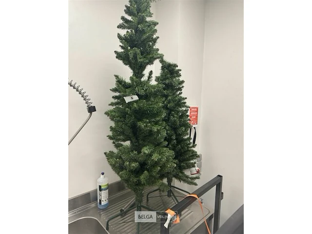 2x kerstboom - afbeelding 1 van  3