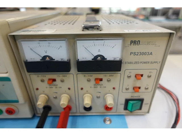 2x labo testapparatuur - afbeelding 2 van  4