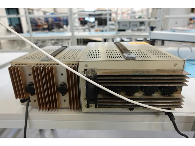 2x labo testapparatuur - afbeelding 4 van  4