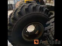 2x landbouwband loader 370-500/14.99-20 op velg 8 gaats - afbeelding 1 van  5
