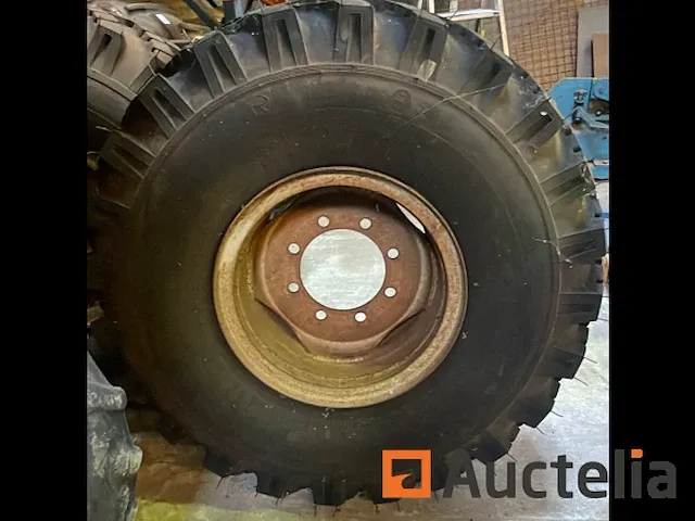 2x landbouwband loader 370-500/14.99-20 op velg 8 gaats - afbeelding 2 van  5