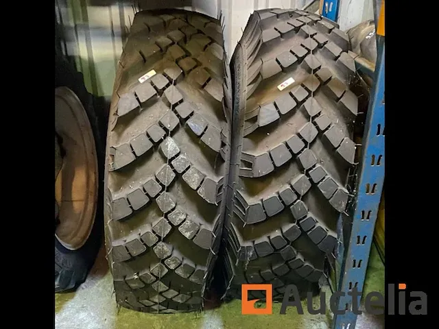 2x landbouwband loader 370-500/14.99-20 op velg 8 gaats - afbeelding 3 van  5