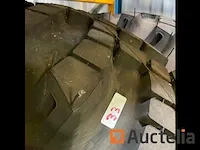 2x landbouwband loader 370-500/14.99-20 op velg 8 gaats - afbeelding 4 van  5
