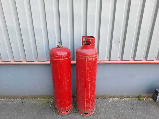 2x lege gasfles 70 liter - afbeelding 1 van  3