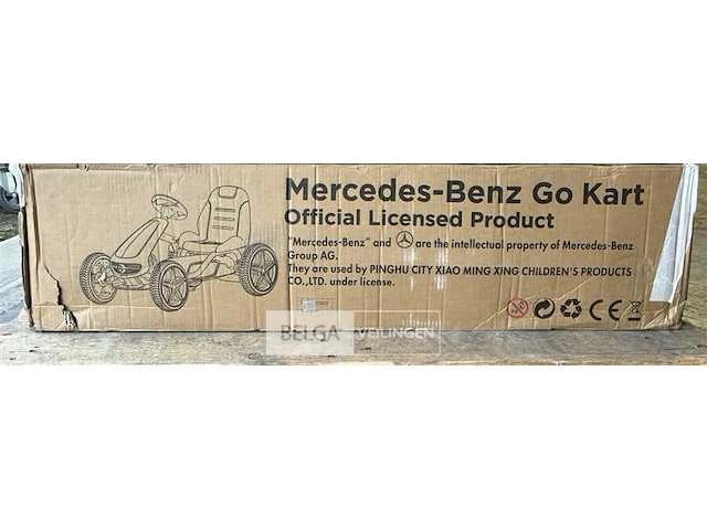 2x licensed mercedes-benz pedal go kart - black - afbeelding 1 van  3