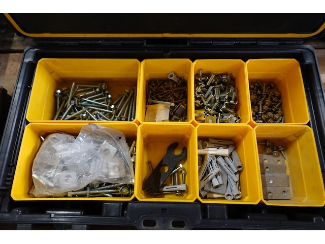 2x materiaalkoffer dewalt + inhoud - afbeelding 2 van  5