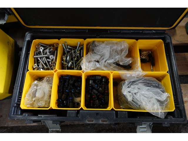 2x materiaalkoffer dewalt + inhoud - afbeelding 4 van  5