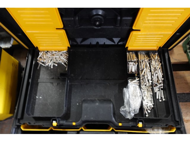 2x materiaalkoffer dewalt + inhoud - afbeelding 5 van  5
