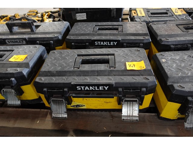 2x materiaalkoffer stanley + inhoud - afbeelding 1 van  3