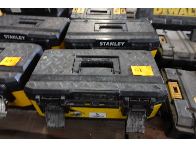 2x materiaalkoffer stanley + inhoud - afbeelding 1 van  3