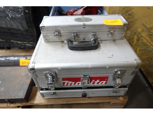 2x materiaalkoffer - afbeelding 1 van  4