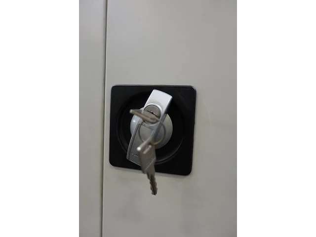 2x metalen dossierkast - afbeelding 2 van  3