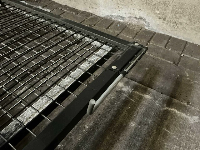 2x metalen hek - afbeelding 3 van  4