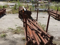 2x metalen houder + diverse stantsoenen - afbeelding 1 van  4