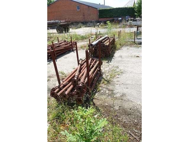 2x metalen houder + diverse stantsoenen - afbeelding 4 van  4