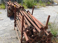 2x metalen houder + diverse stantsoenen - afbeelding 1 van  3