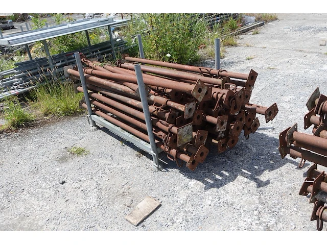 2x metalen houder + diverse stantsoenen - afbeelding 3 van  3