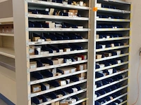 2x metalen kast + inhoud - afbeelding 1 van  9