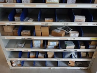 2x metalen kast + inhoud - afbeelding 2 van  9