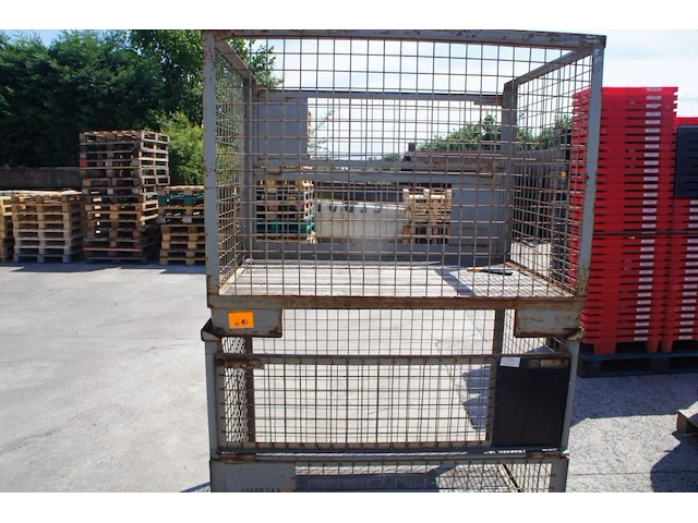 2x metalen kisten - afbeelding 1 van  3