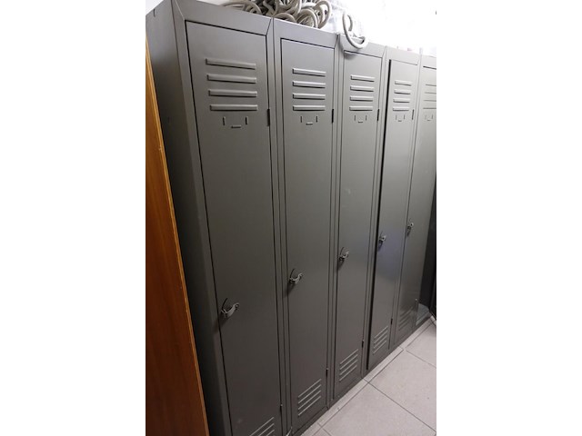 2x metalen kledijlocker - afbeelding 1 van  2