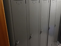 2x metalen kledijlocker - afbeelding 1 van  2