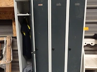 2x metalen locker + trap - afbeelding 2 van  3