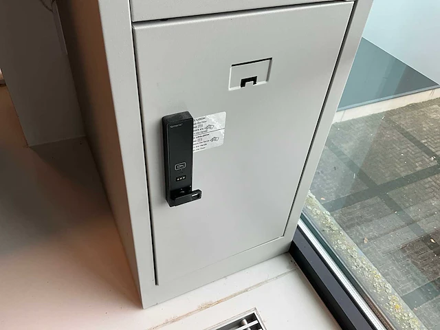 2x metalen lockerkast - afbeelding 3 van  5