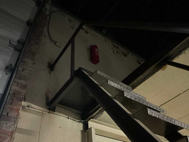 2x metalen magazijntrap - afbeelding 9 van  9